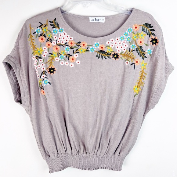 In Loom Tops - Embroidered Short Sleeve Shirt Top Smocked Hem Boho Country Medium Cottage